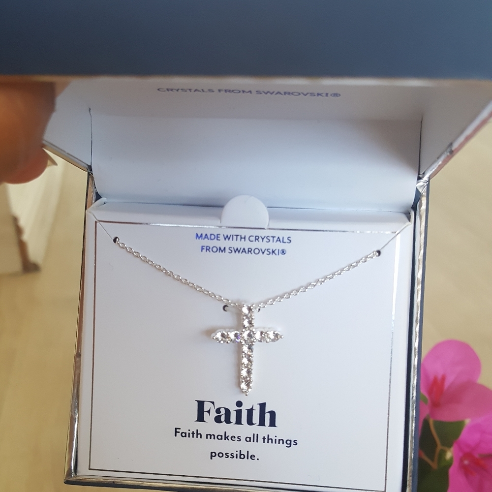 Swarovski  cross necklace - Picture 3 of 8